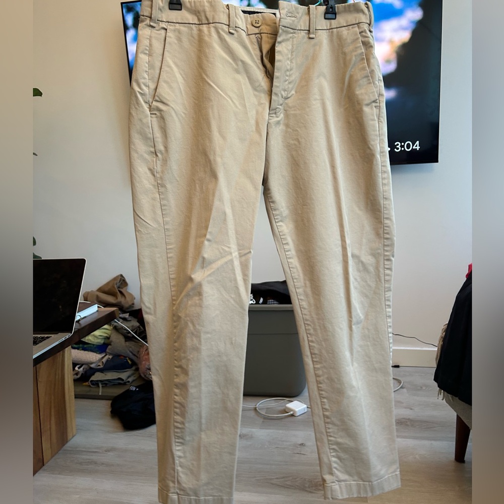 Abercrombie & Fitch Men's Vintage Khaki Chinos